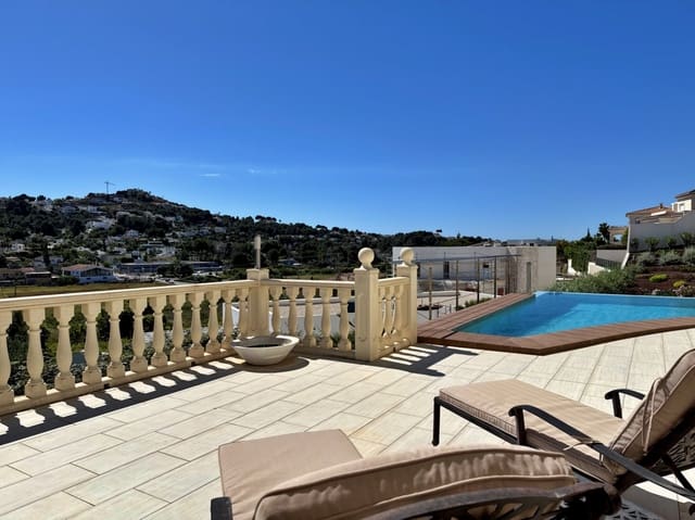 3 soverom Villa til salgs i Moraira, Teulada-Moraira med svømmebasseng garasje - € 895 000 (Ref: 9440303)