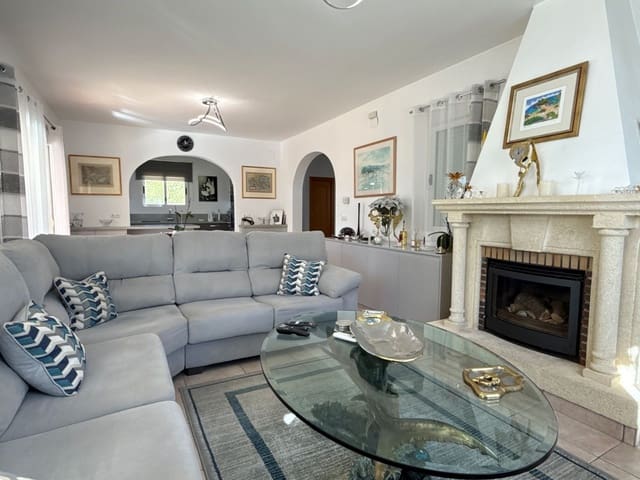 Chalet de 4 habitaciones en Benissa en venta con piscina garaje - 750.000 € (Ref: 9449723)