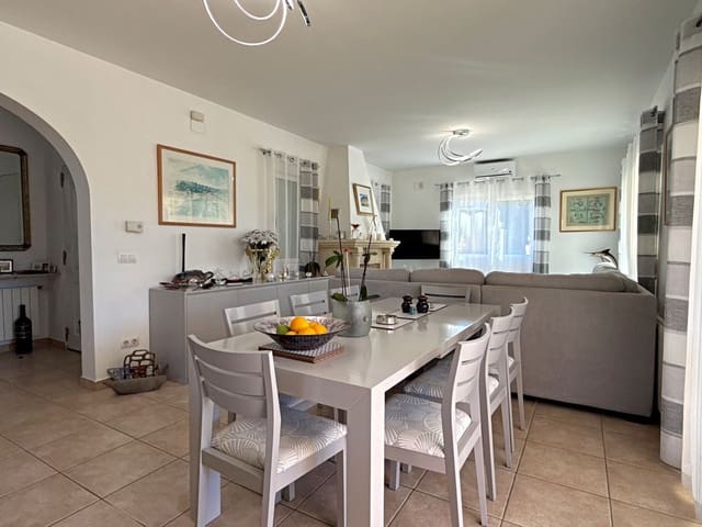 Chalet de 4 habitaciones en Benissa en venta con piscina garaje - 750.000 € (Ref: 9449723)