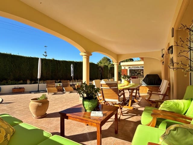Chalet de 4 habitaciones en Benissa en venta con piscina garaje - 750.000 € (Ref: 9449723)
