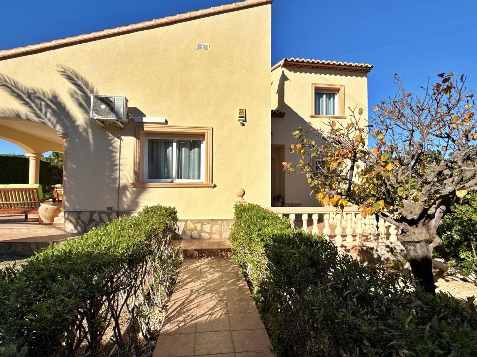 Chalet de 4 habitaciones en Benissa en venta con piscina garaje - 750.000 € (Ref: 9449723)