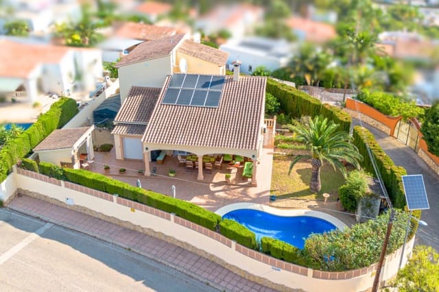 Chalet de 4 habitaciones en Benissa en venta con piscina garaje - 750.000 € (Ref: 9449723)