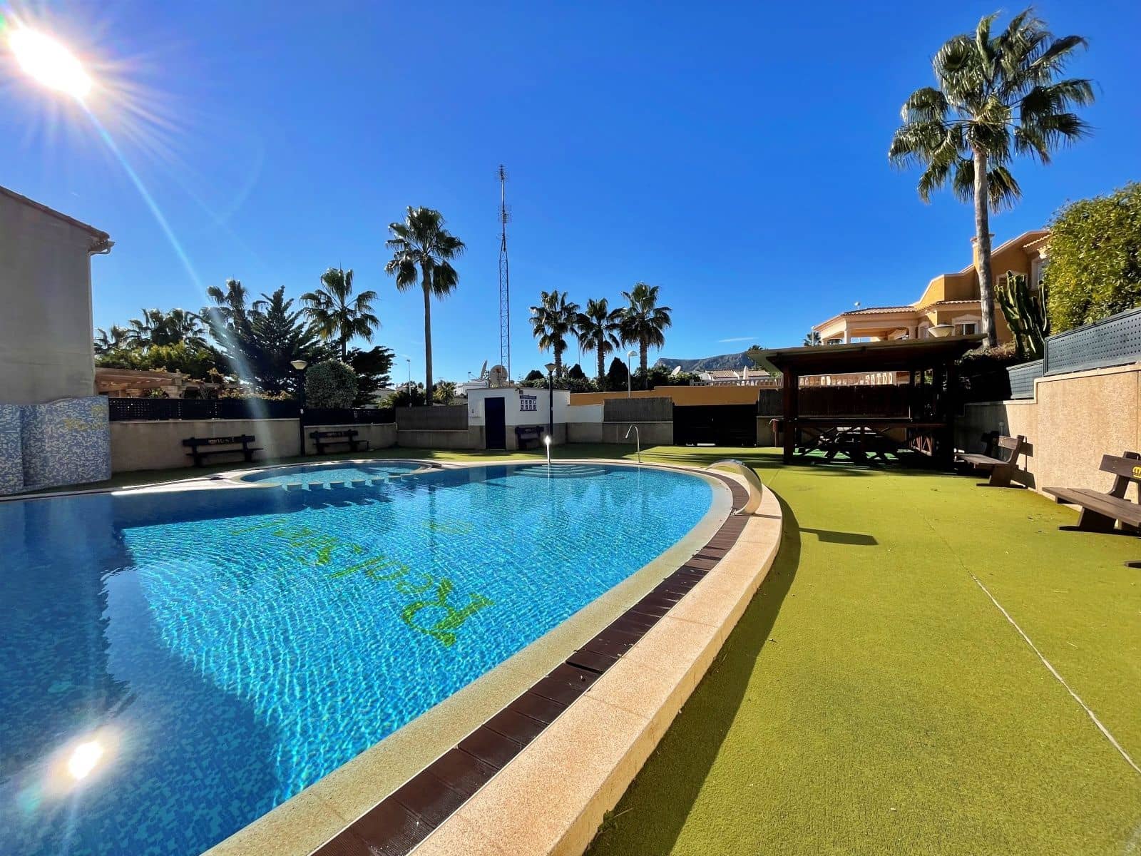 3 soveværelse Villa til leje i Calpe / Calp med swimmingpool - € 1.250 (Ref: 9457734)