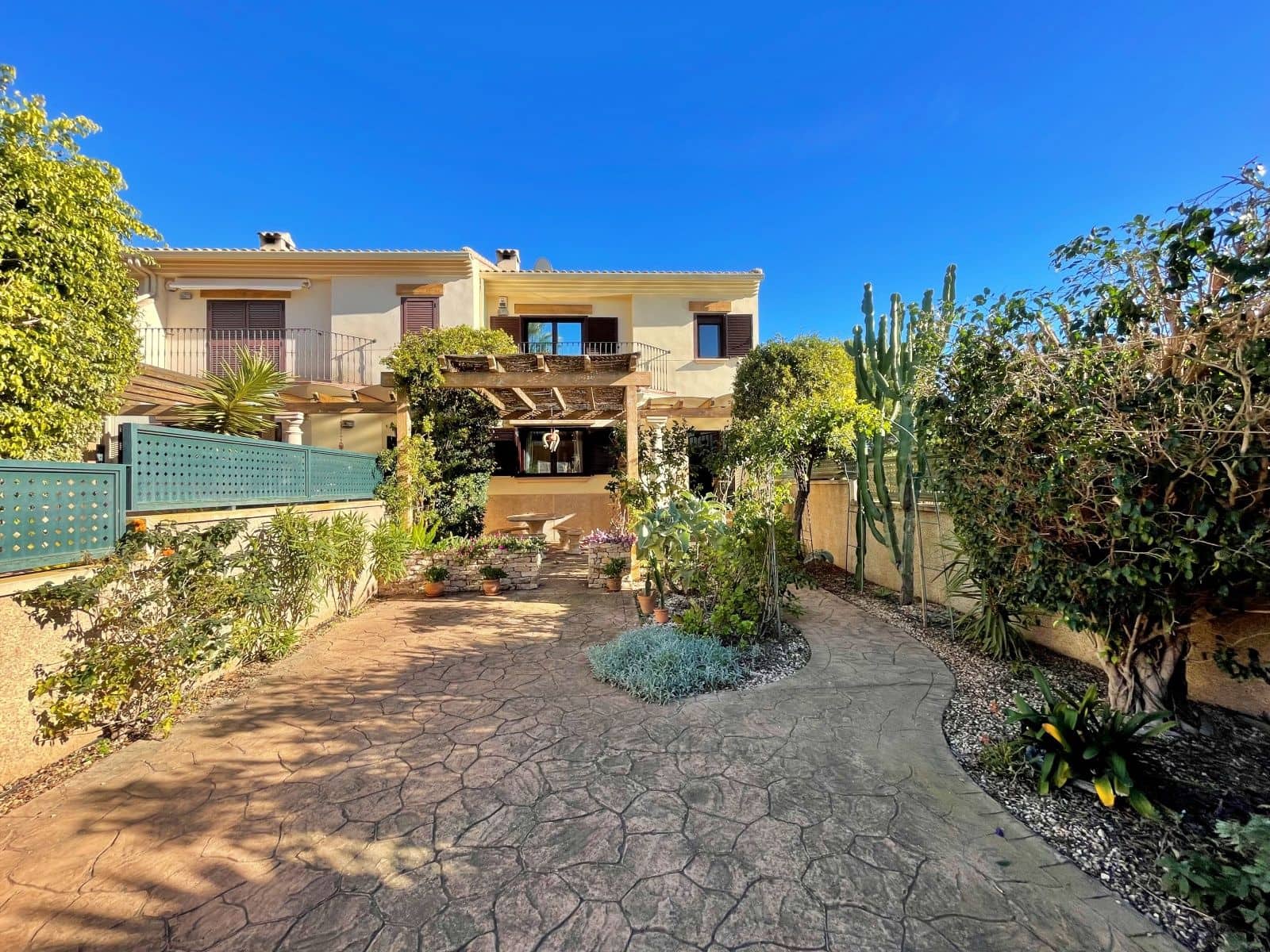 3 soveværelse Villa til leje i Calpe / Calp med swimmingpool - € 1.250 (Ref: 9457734)