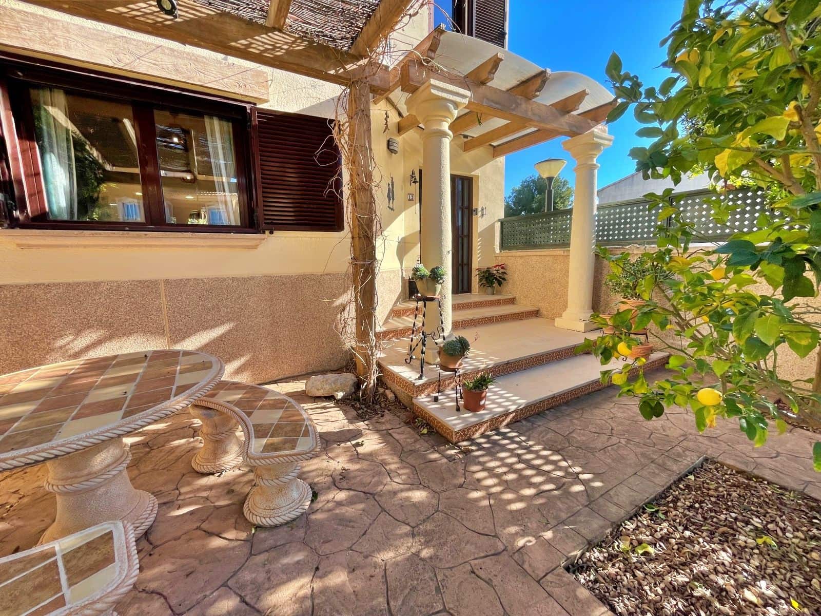 3 soveværelse Villa til leje i Calpe / Calp med swimmingpool - € 1.250 (Ref: 9457734)