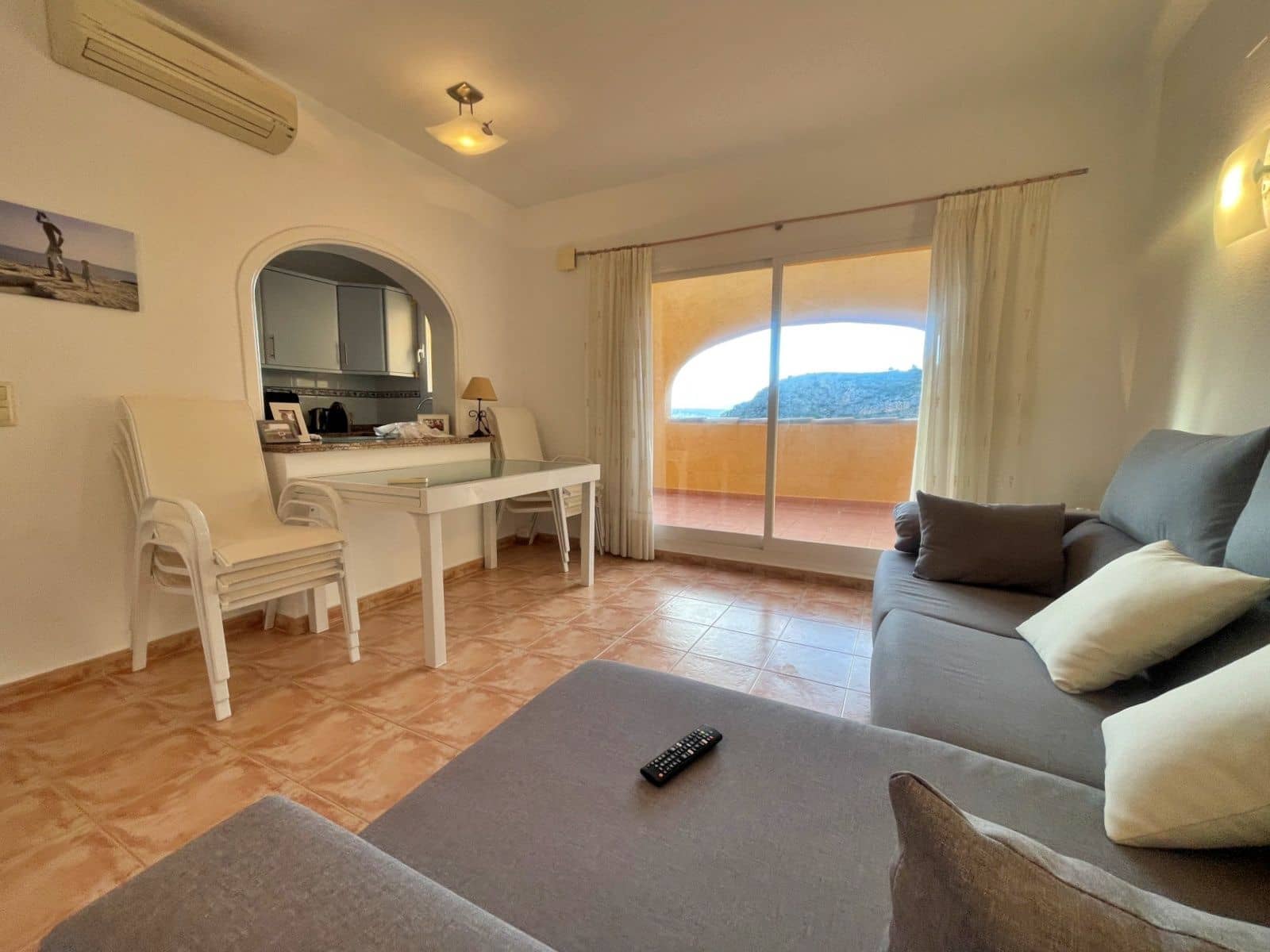 Appartement de 2 chambres à louer à Cumbre del Sol avec piscine garage - 750 € (Ref: 9467613)