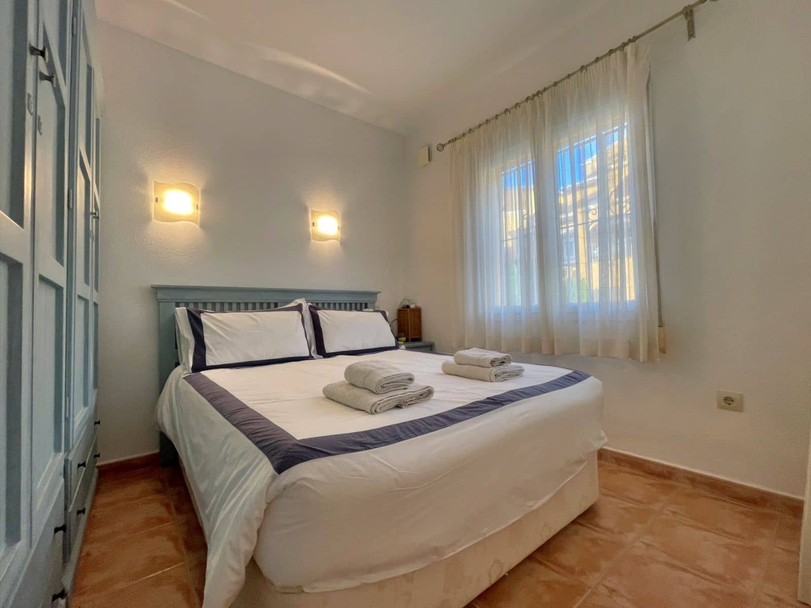 Appartement de 2 chambres à louer à Cumbre del Sol avec piscine garage - 750 € (Ref: 9467613)