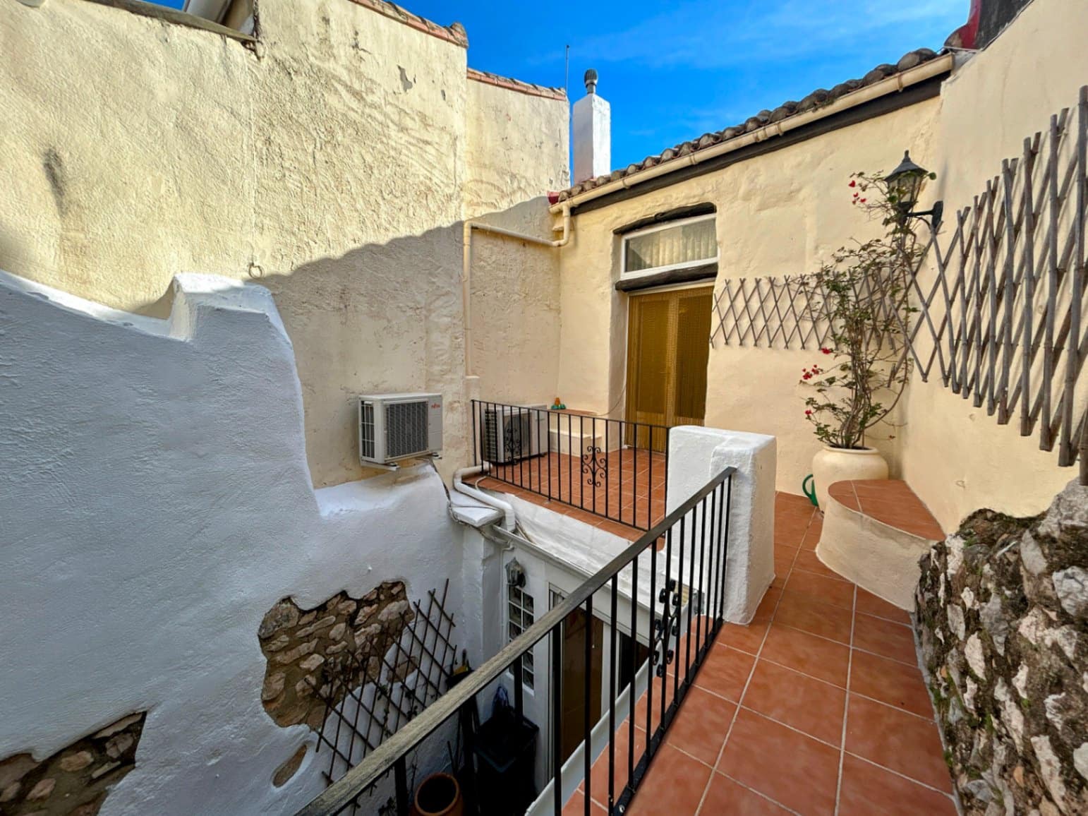 4 bedroom Townhouse for sale in Tormos - € 255,000 (Ref: 9469825)