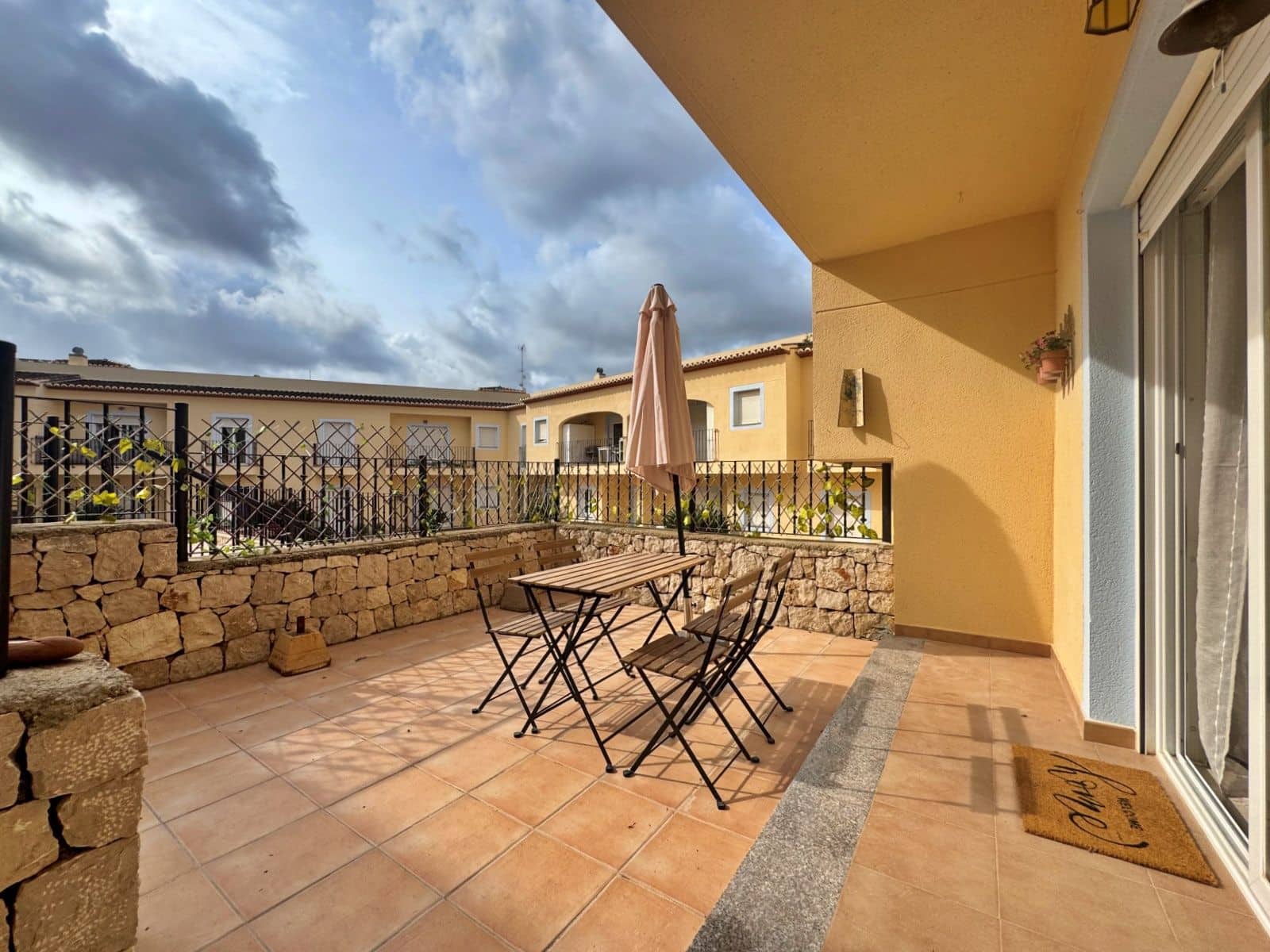 2 slaapkamer Appartement te huur in Teulada met zwembad - € 750 (Ref: 9471637)