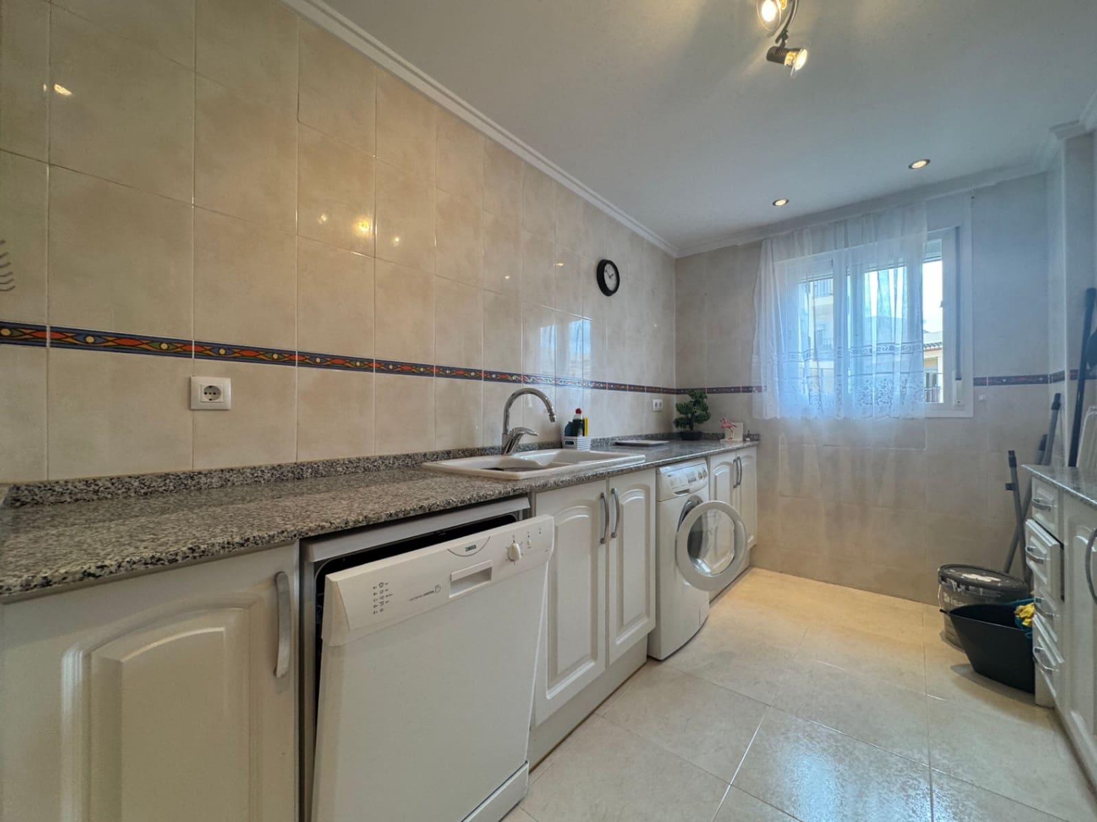 2 slaapkamer Appartement te huur in Teulada met zwembad - € 750 (Ref: 9471637)