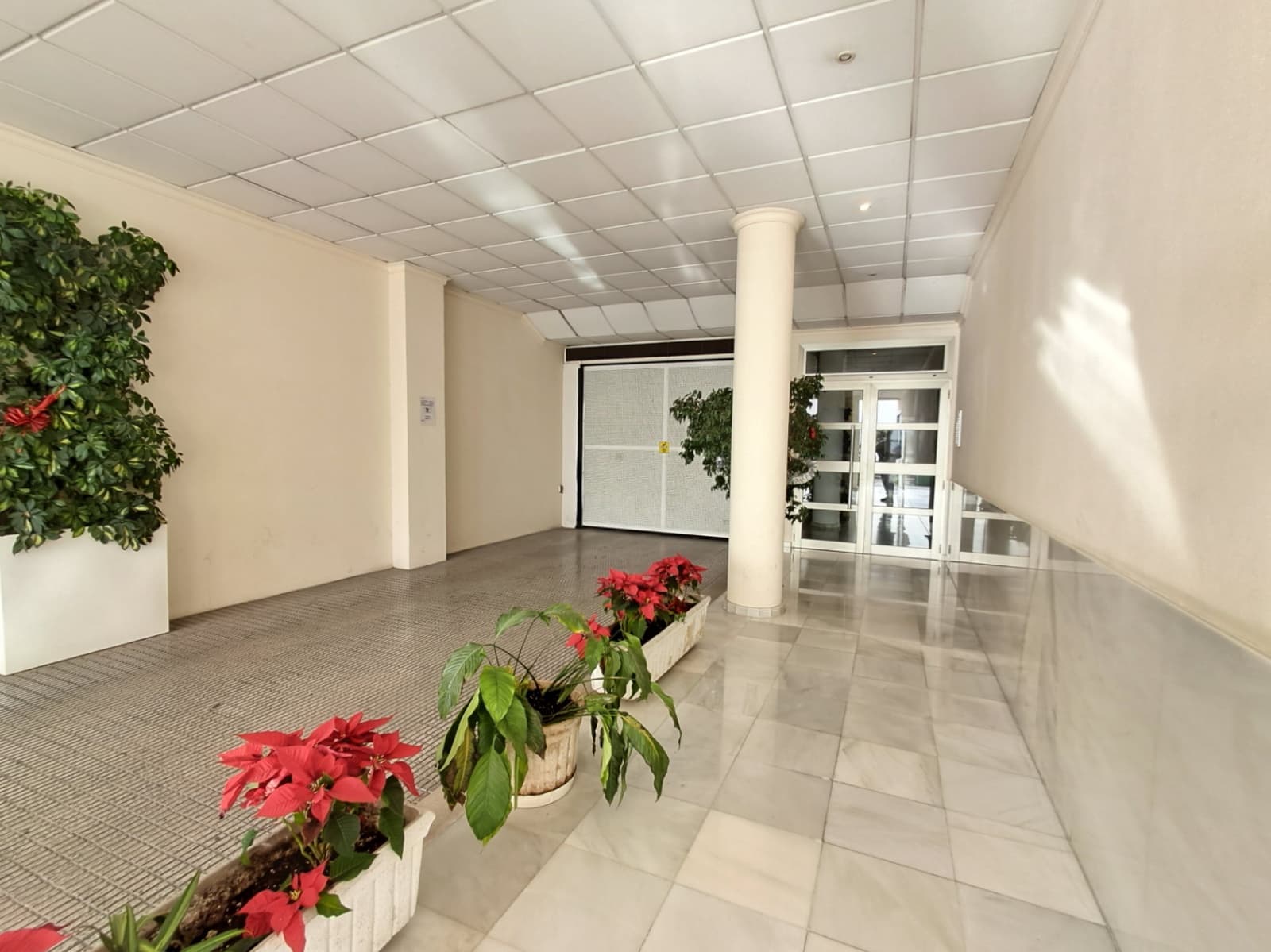 3 bedroom Apartment for rent in Altea with garage - € 2,000 (Ref: 9492731)