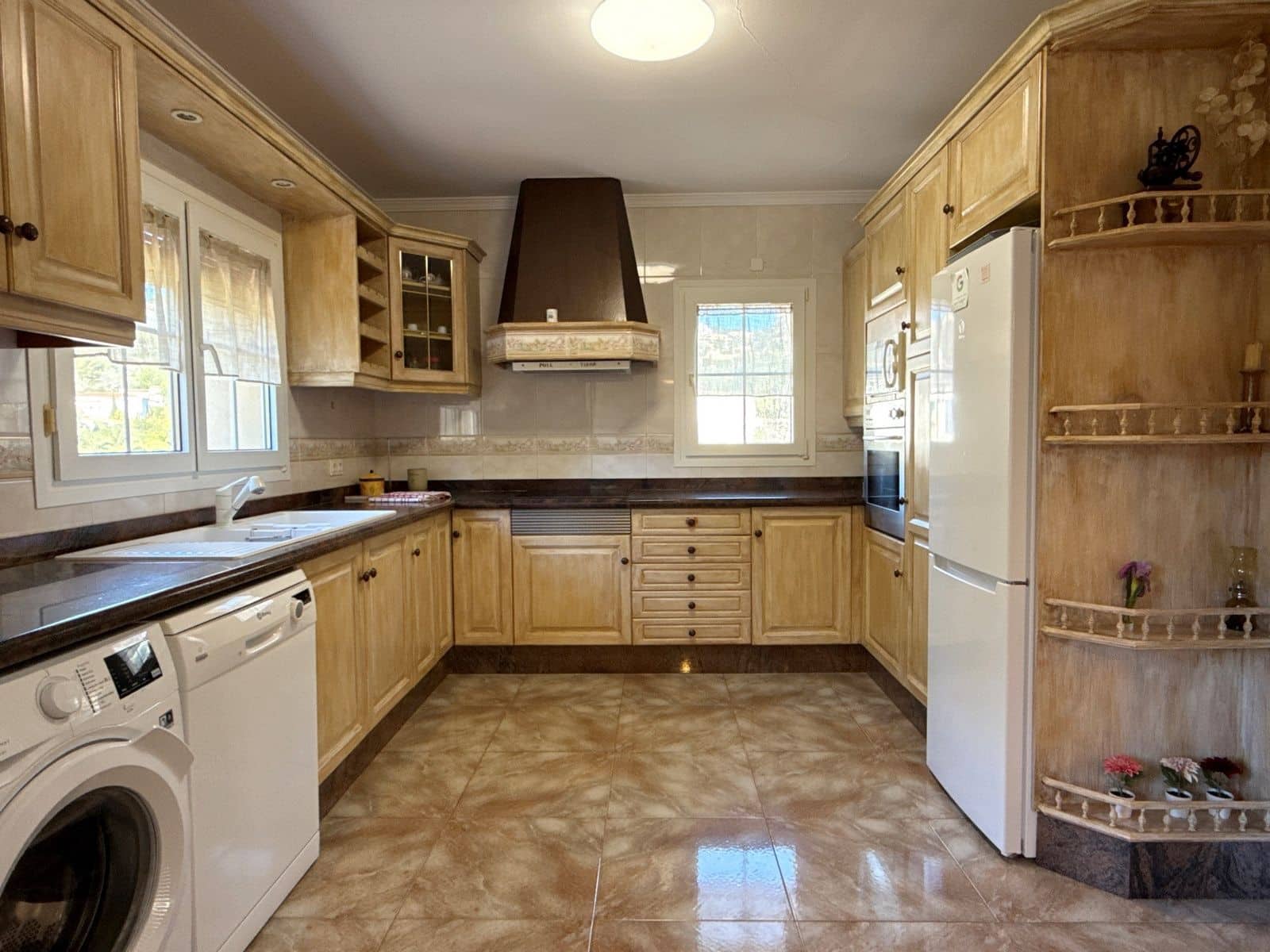 5 sypialnia Willa na sprzedaż w Benissa z basenem garażem - 1 190 000 € (Ref: 9509985)