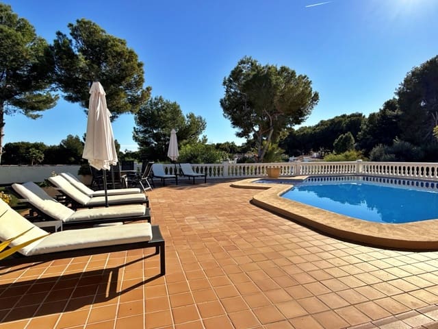 4 soveværelse Villa til salg i Moraira, Teulada-Moraira med swimmingpool garage - € 899.950 (Ref: 9528861)