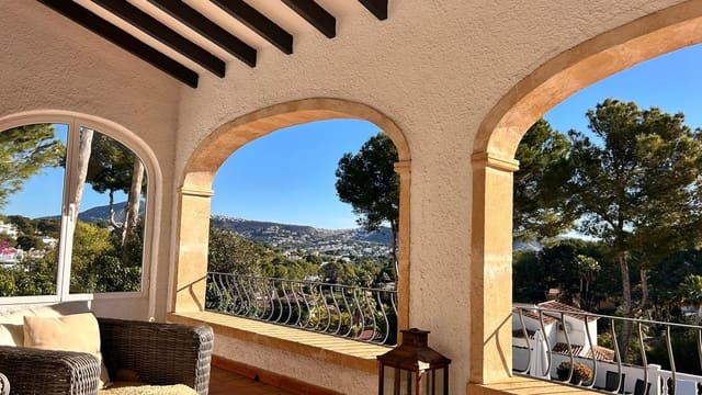 4 soveværelse Villa til salg i Moraira, Teulada-Moraira med swimmingpool garage - € 899.950 (Ref: 9528861)