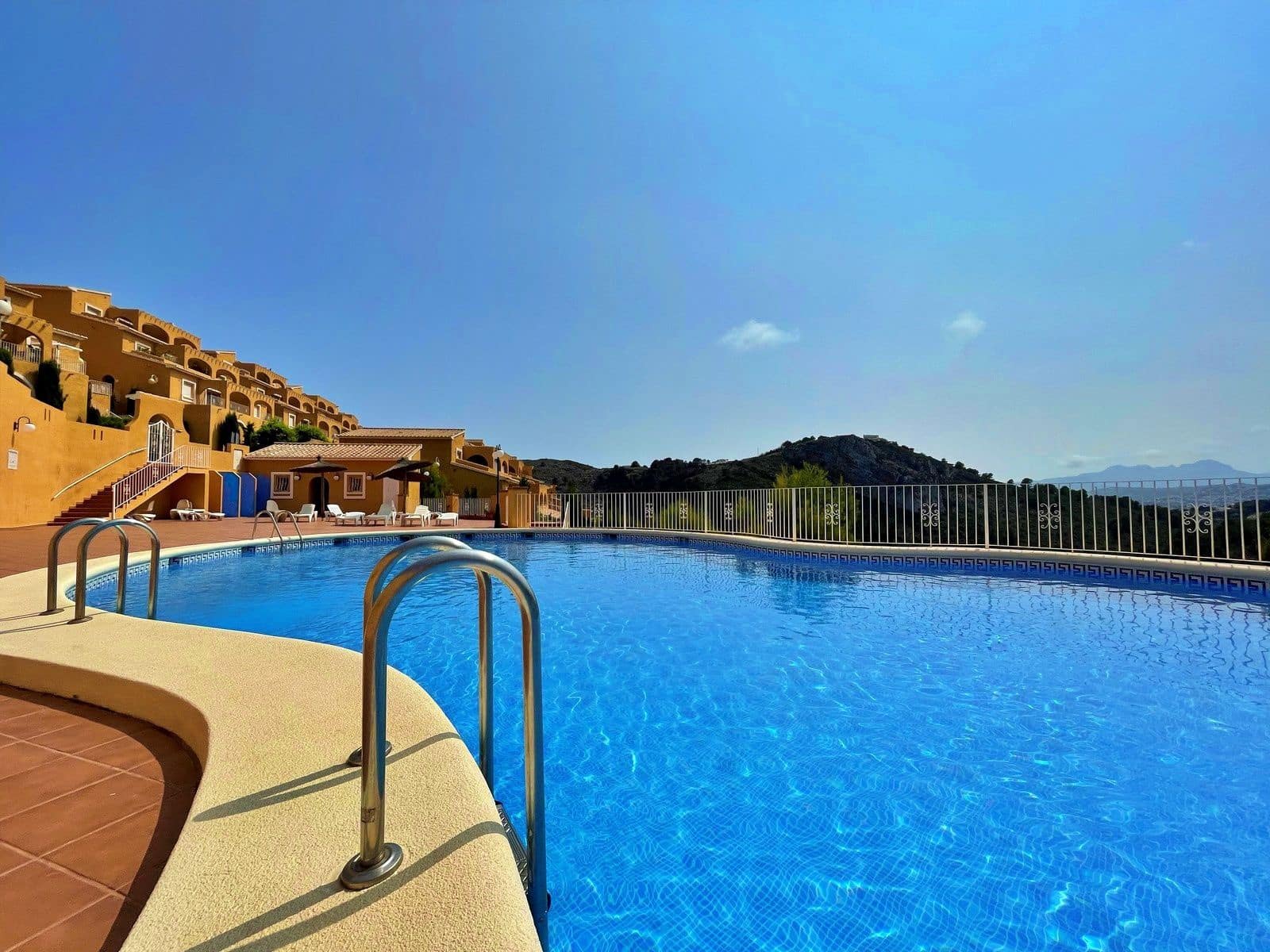 2 slaapkamer Appartement te koop in Cumbre del Sol met zwembad - € 199.000 (Ref: 9528864)