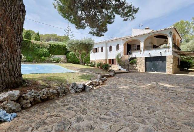 6 slaapkamer Villa te koop in Cap Martí - El Tossalet - Pinomar, Javea / Xàbia met zwembad - € 850.000 (Ref: 9537451)