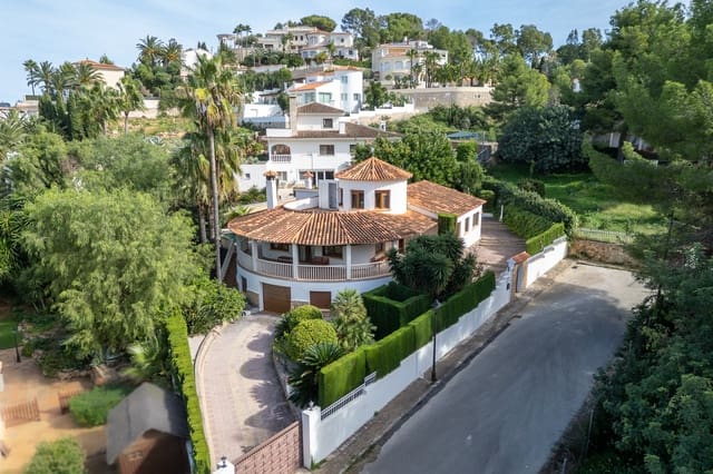 4 bedroom Villa for sale in Dénia with pool - € 1,250,000 (Ref: 9537463)