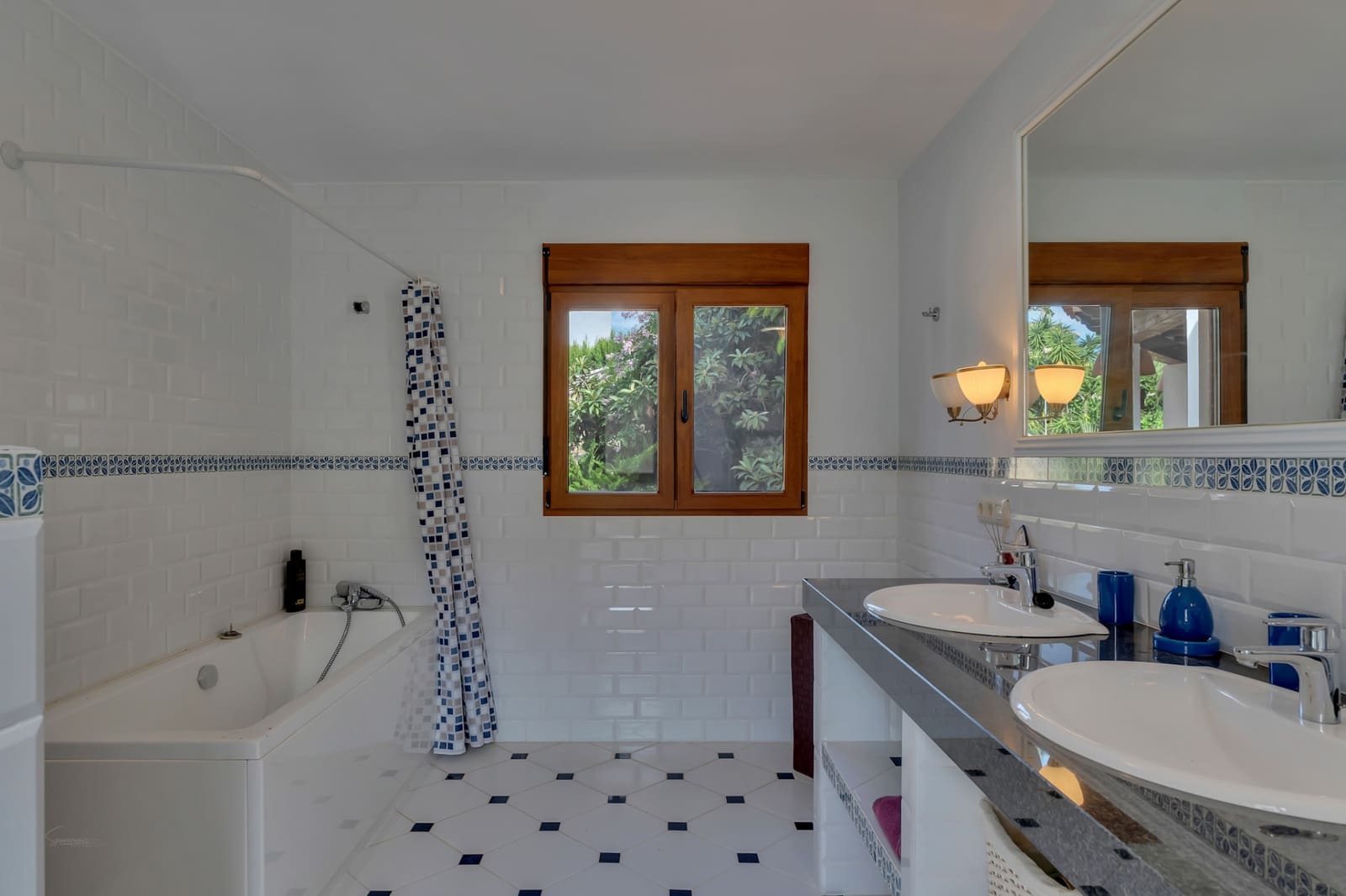 4 bedroom Villa for sale in Denia with pool - € 995,000 (Ref: 9537463)