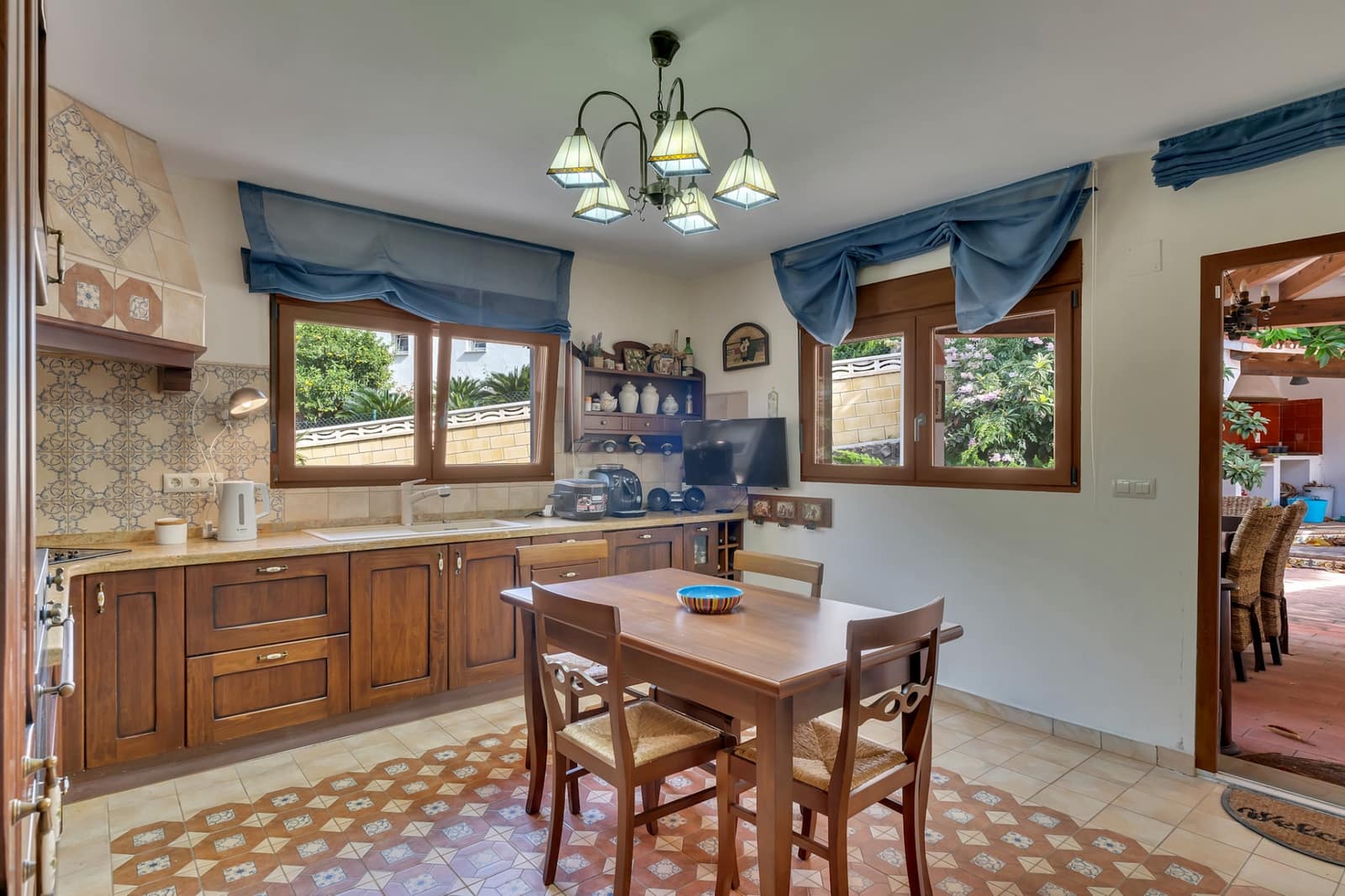 4 bedroom Villa for sale in Denia with pool - € 995,000 (Ref: 9537463)