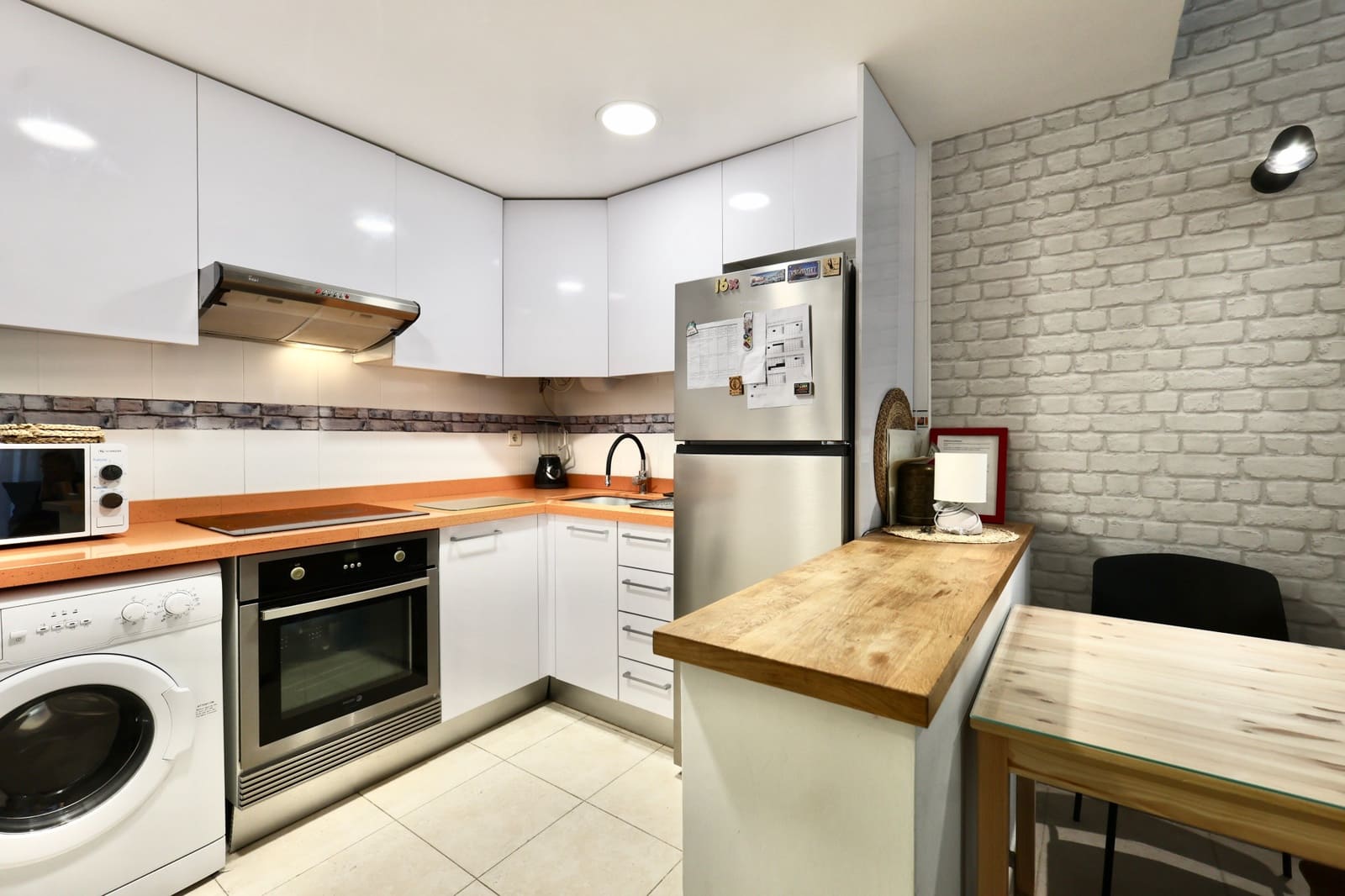 1 sovrum Lägenhet till salu i Arenal med pool - 279 000 € (Ref: 9537471)