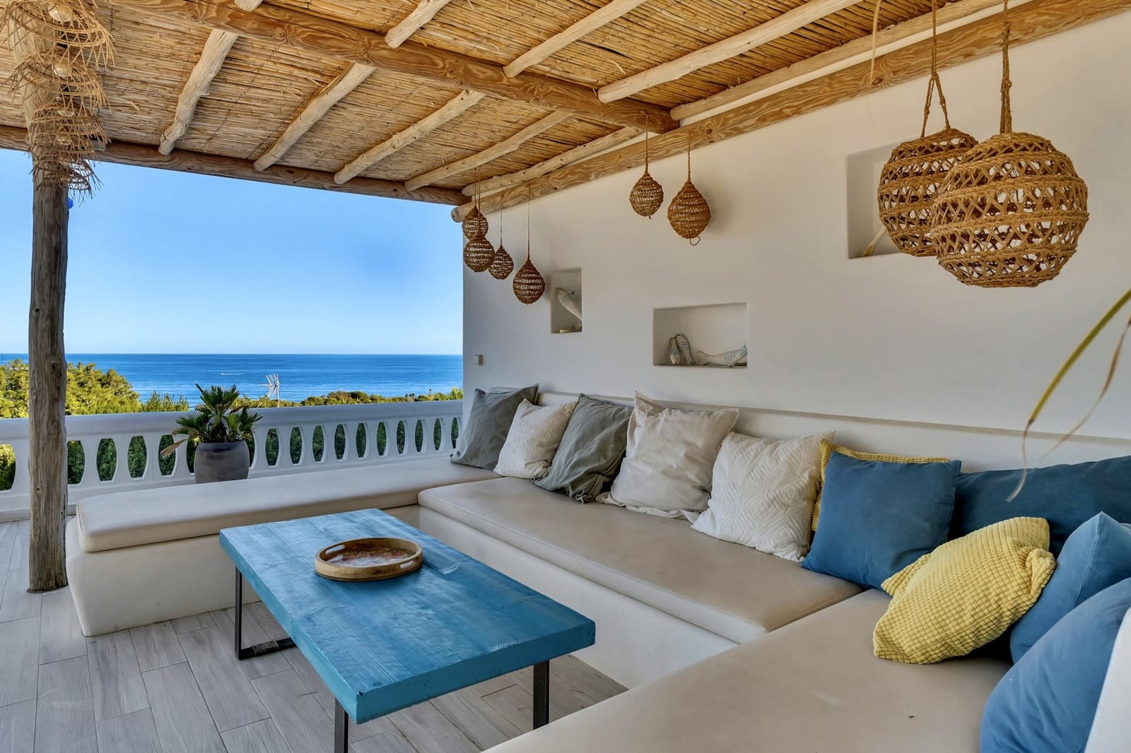 3 bedroom Villa for sale in Denia with pool - € 1,420,000 (Ref: 9537481)