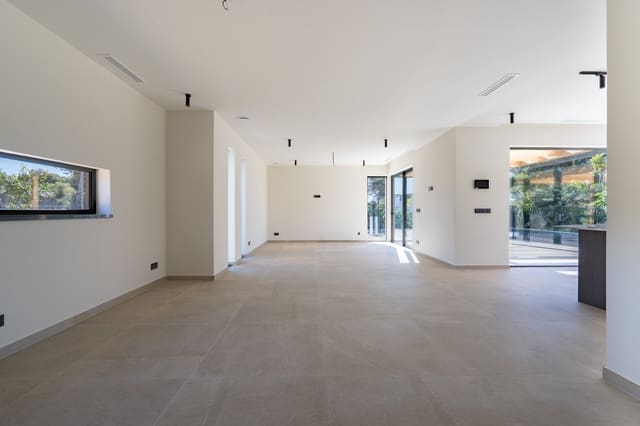 3 bedroom Villa for sale in La Granadella  - Costa Nova, Javea / Xàbia with pool - € 1,749,000 (Ref: 9537489)