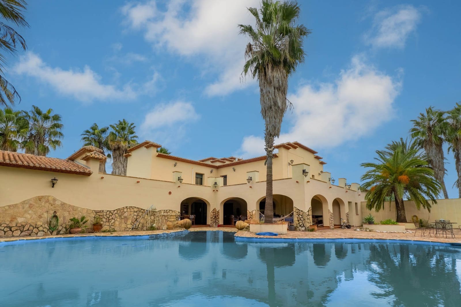 5 bedroom Villa for sale in Ondara with pool - € 1,490,000 (Ref: 9537490)