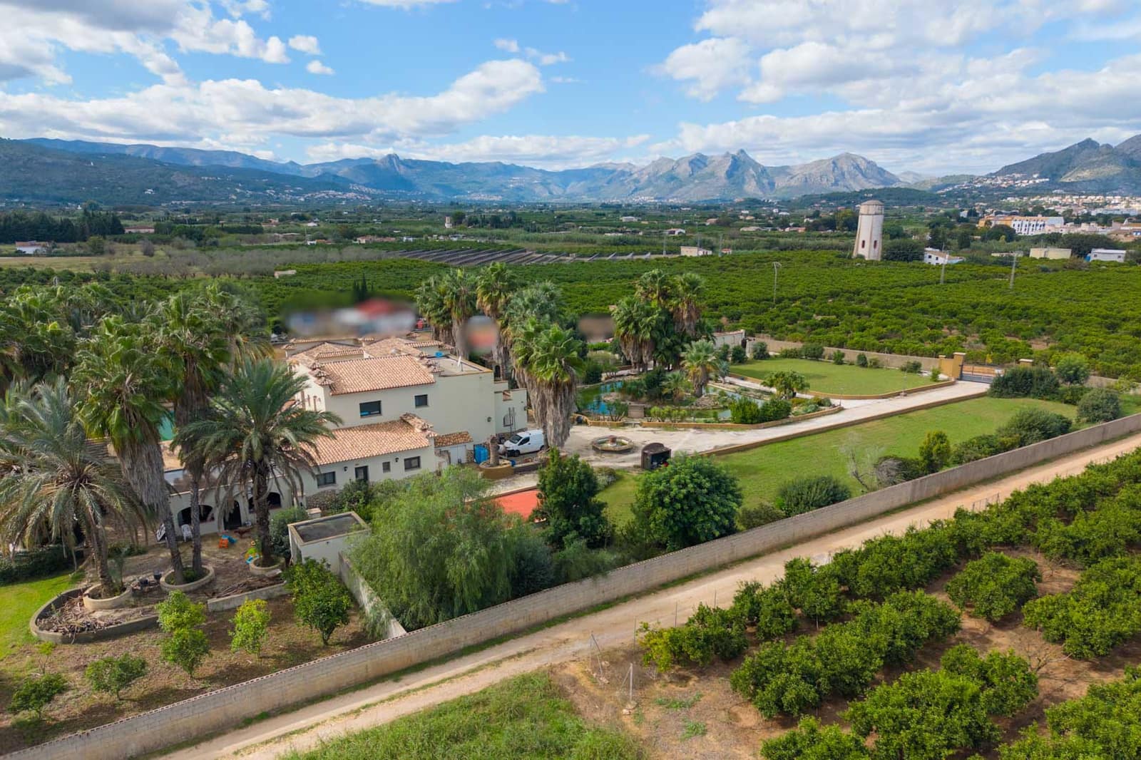 5 bedroom Villa for sale in Ondara with pool - € 1,490,000 (Ref: 9537490)