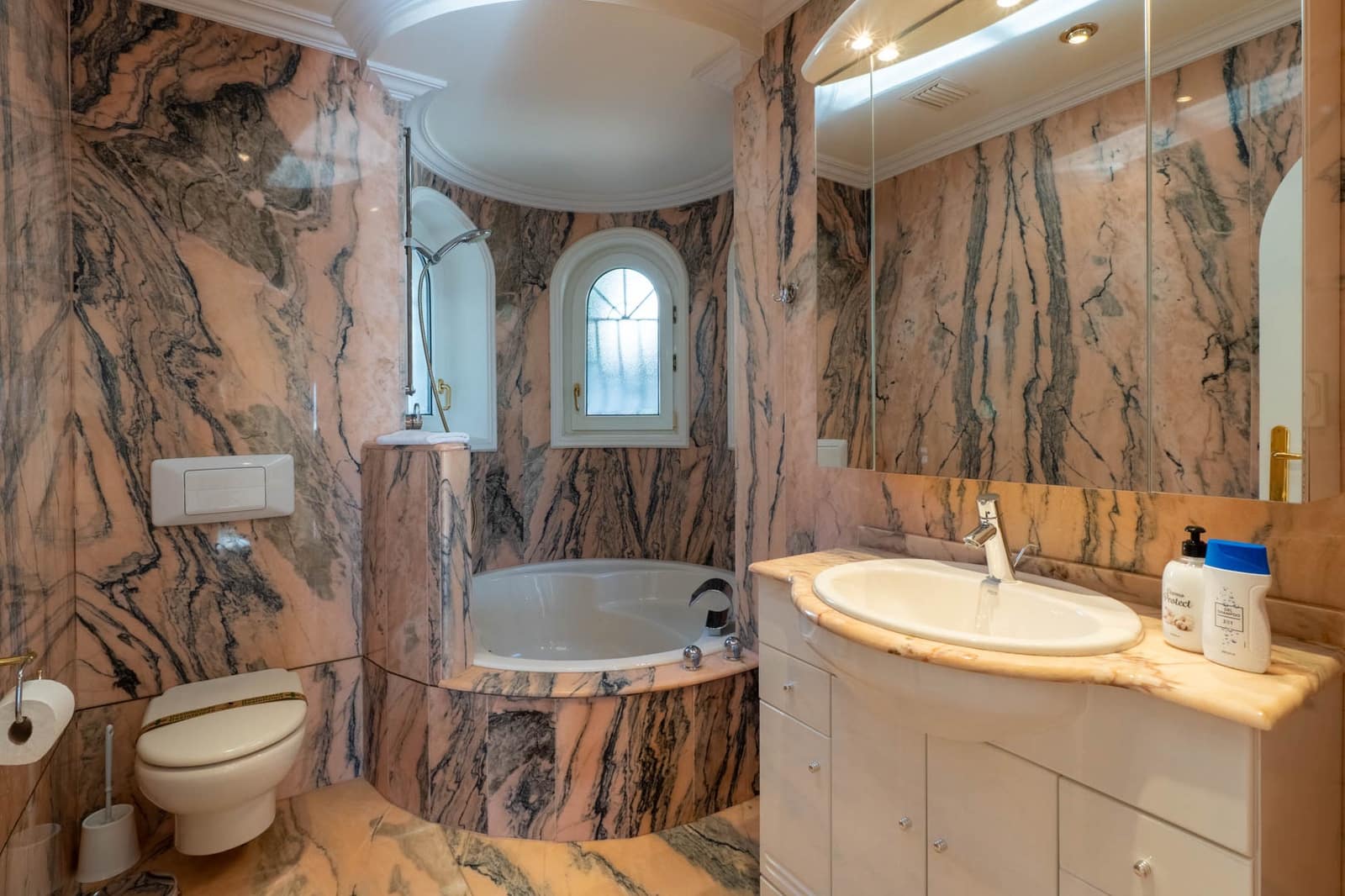 5 soveværelse Villa til salg i Benissa med swimmingpool - € 1.990.000 (Ref: 9537491)