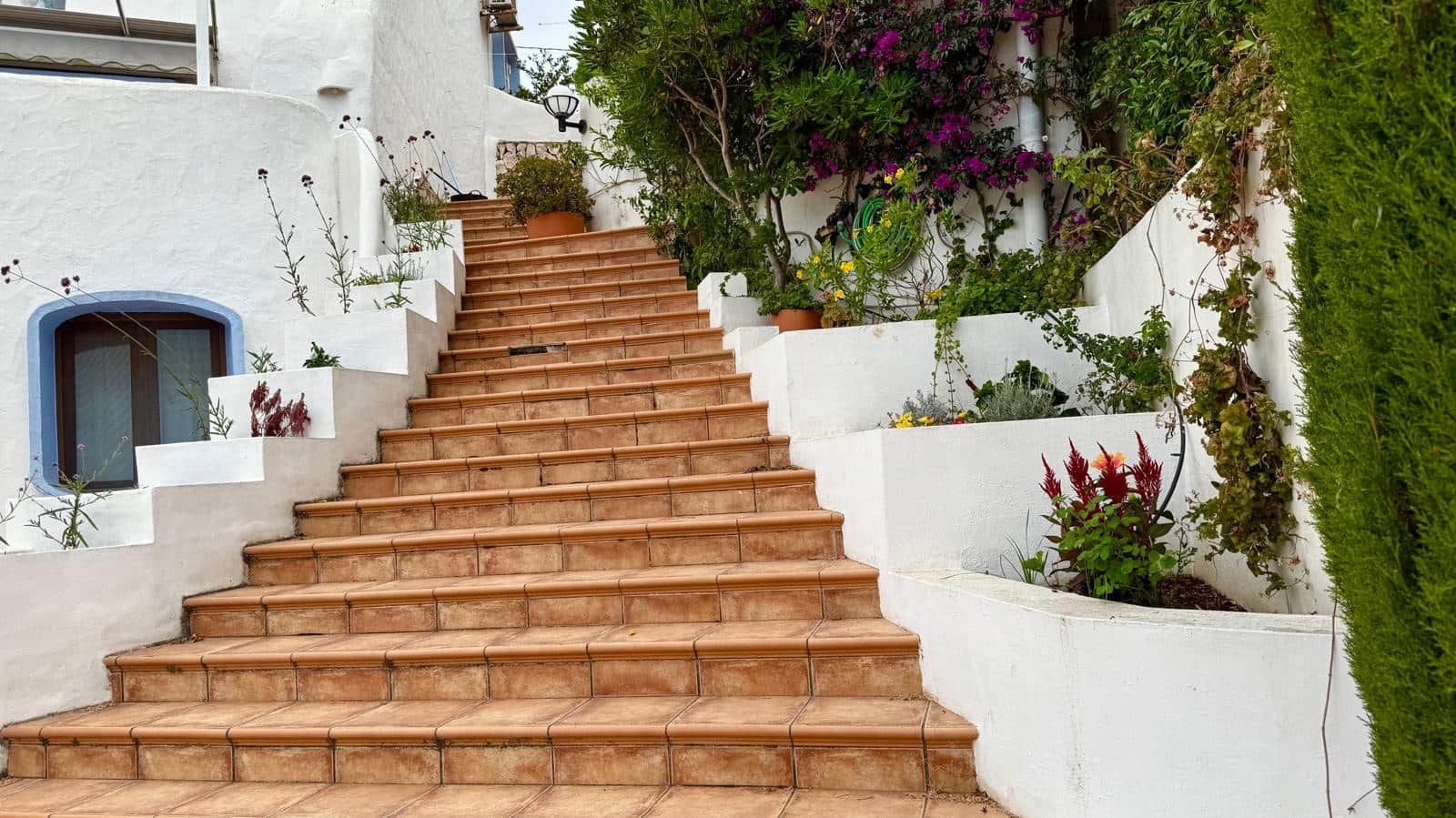 5 bedroom Villa for sale in Javea / Xabia - € 970,000 (Ref: 9537503)