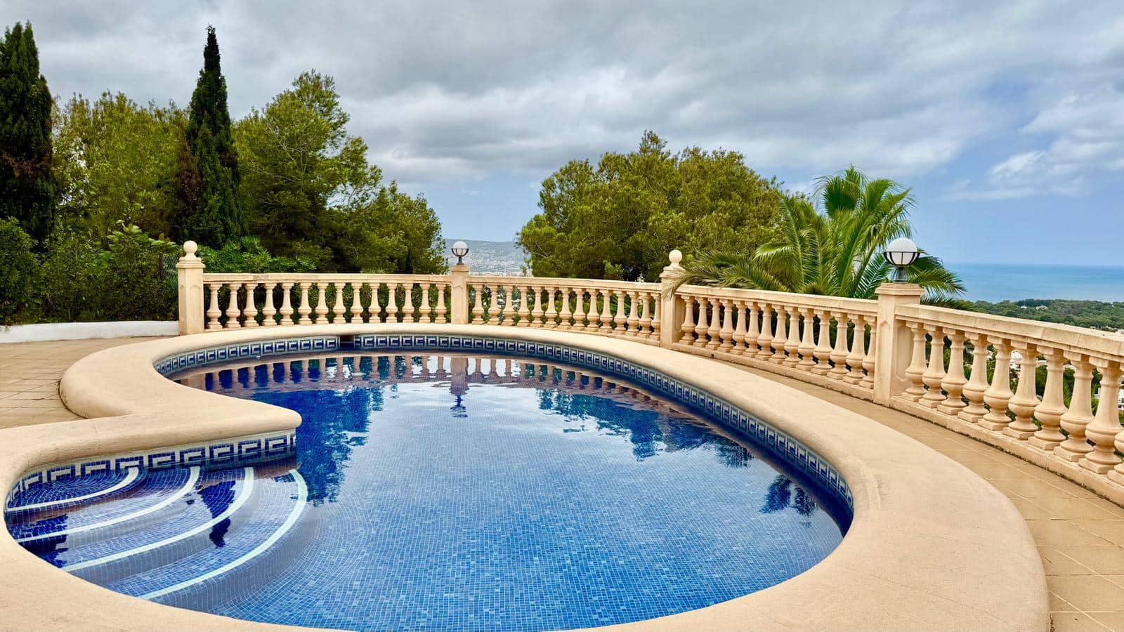 5 bedroom Villa for sale in Javea / Xabia - € 970,000 (Ref: 9537503)