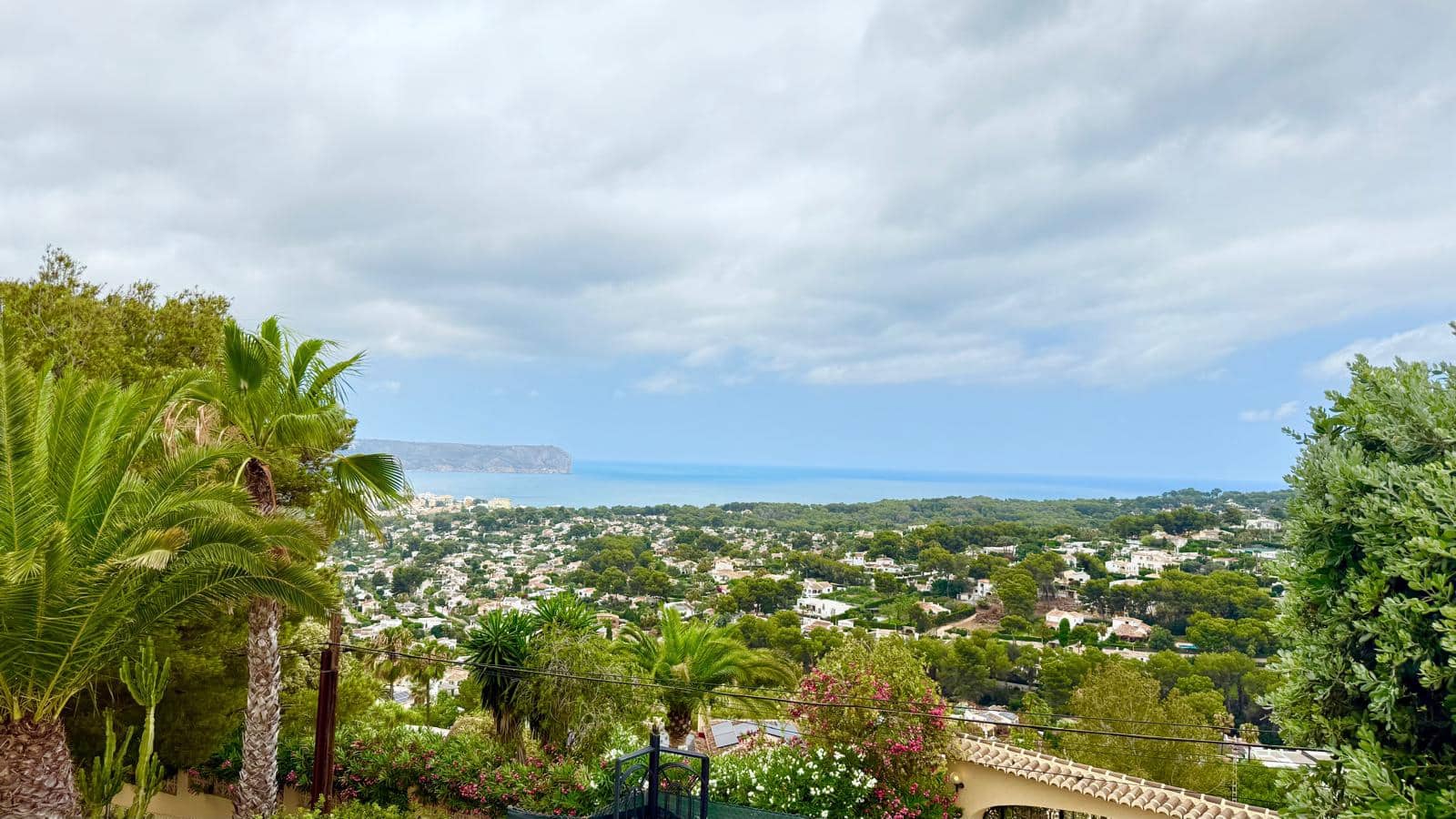 5 bedroom Villa for sale in Javea / Xabia - € 970,000 (Ref: 9537503)