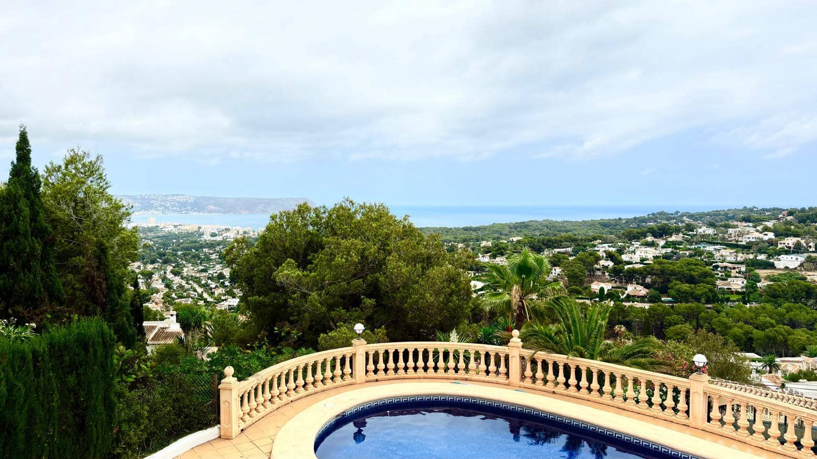 5 bedroom Villa for sale in Javea / Xabia - € 970,000 (Ref: 9537503)