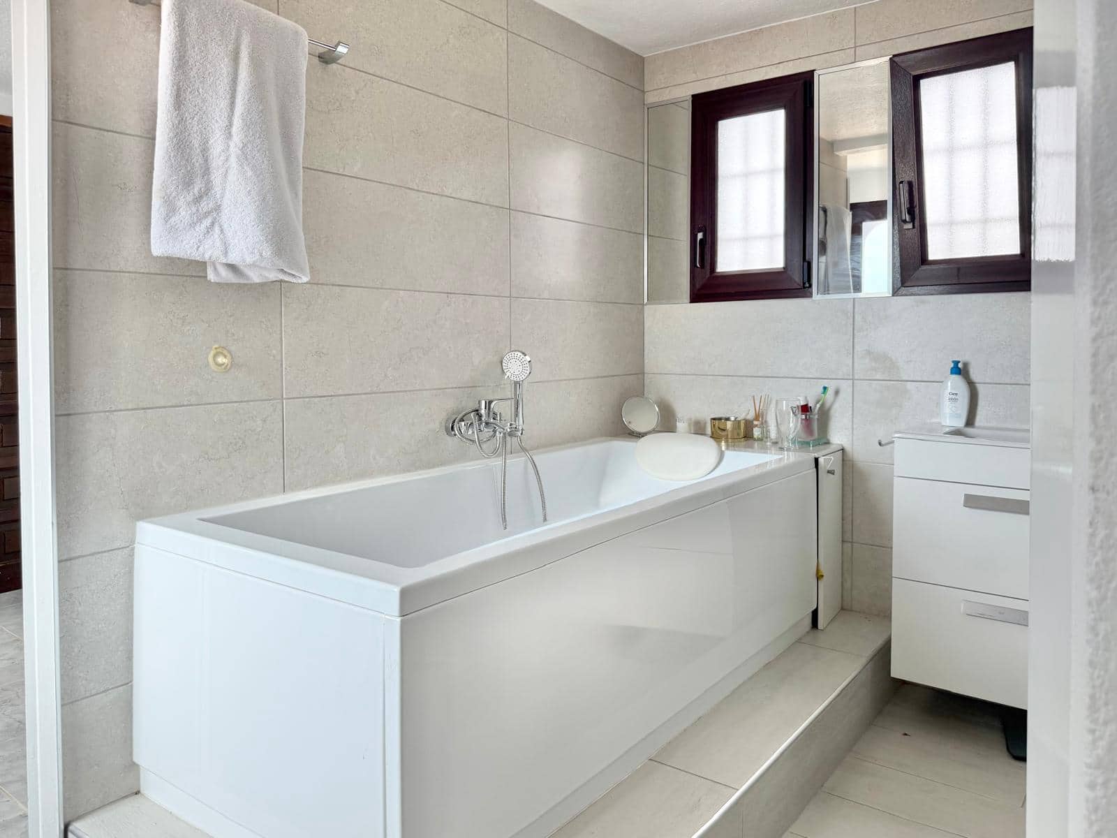 5 bedroom Villa for sale in Javea / Xabia - € 970,000 (Ref: 9537503)