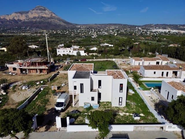 3 soveværelse Villa til salg i Javea / Xàbia med swimmingpool - € 1.295.000 (Ref: 9537539)
