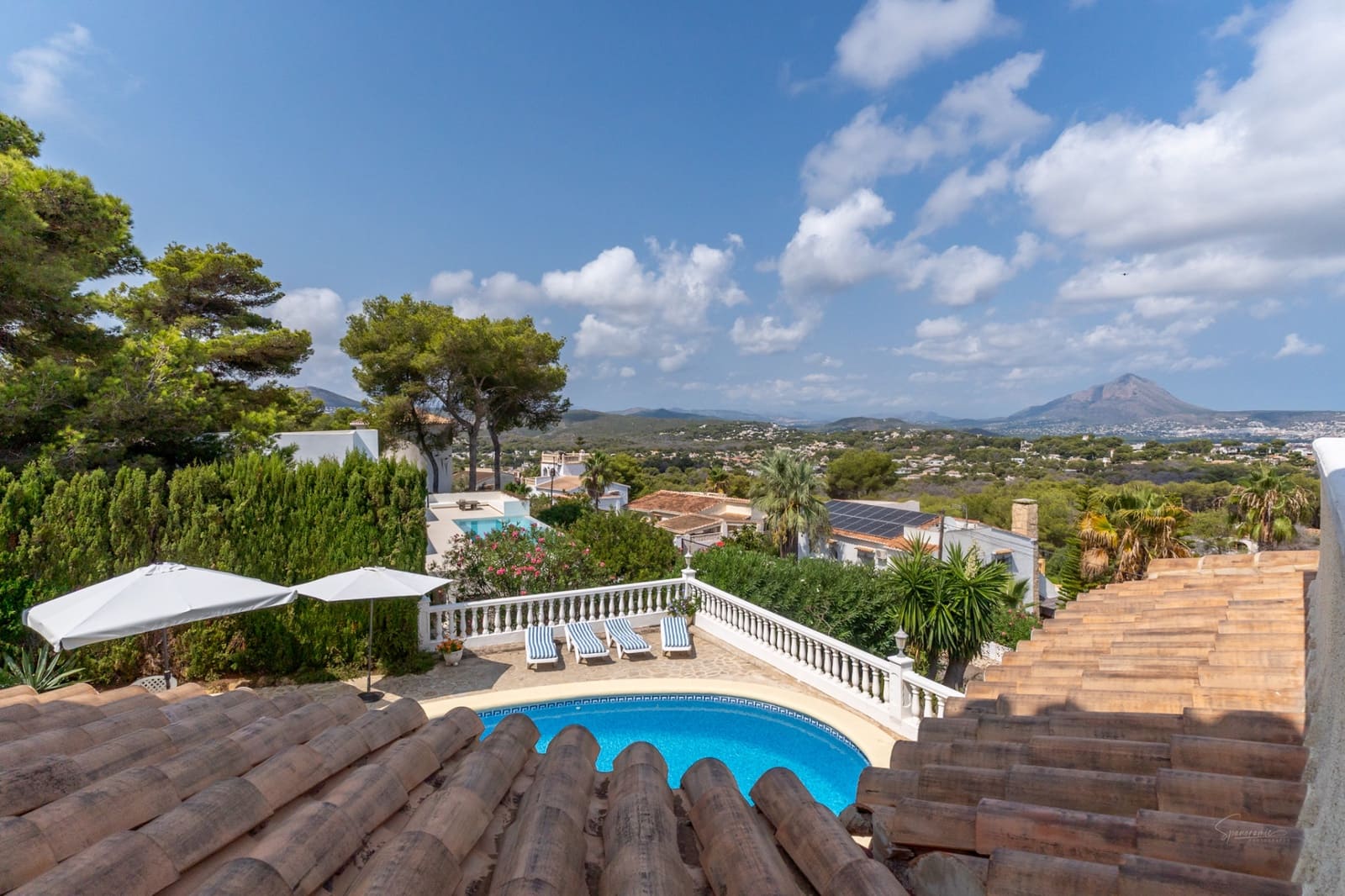 3 chambre Villa/Maison à vendre à Javea / Xabia avec piscine - 850 000 € (Ref: 9537573)