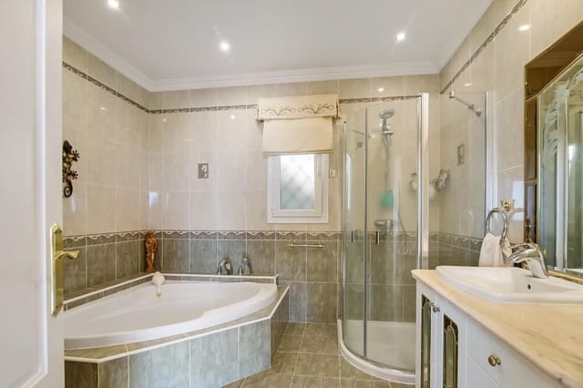 4 soveværelse Villa til salg i Moraira, Teulada-Moraira med swimmingpool - € 1.450.000 (Ref: 9537593)