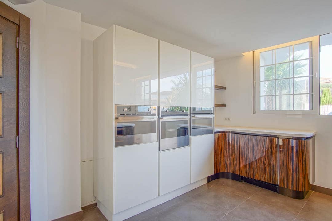 Chalet de 5 habitaciones en Alfaz del Pi / L'Alfàs del Pi en venta con piscina - 1.600.000 € (Ref: 9537596)