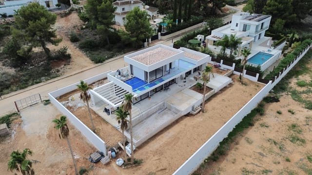 Chalet de 4 habitaciones en Javea / Xàbia en venta con piscina - 1.300.000 € (Ref: 9537604)