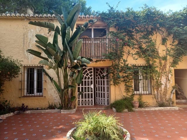 5 bedroom Villa for sale in Alzira - € 550,000 (Ref: 9538704)