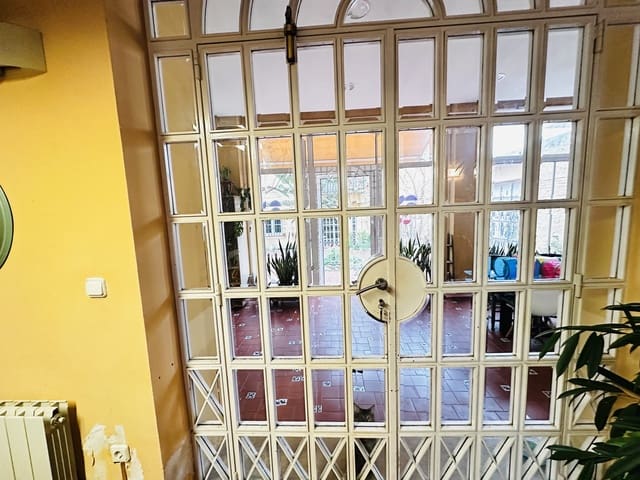 5 bedroom Villa for sale in Alzira - € 550,000 (Ref: 9538704)