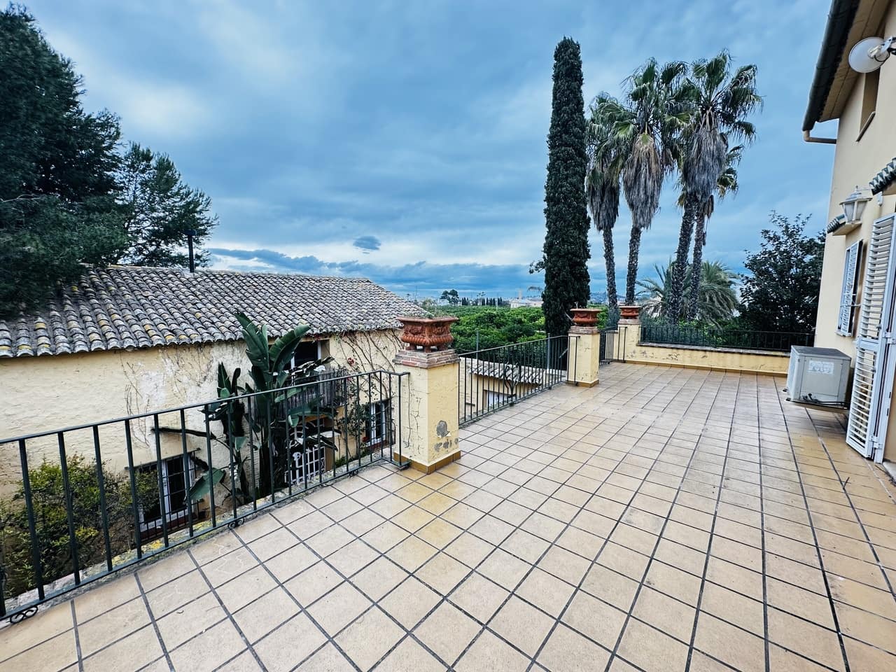 5 bedroom Villa for sale in Alzira - € 550,000 (Ref: 9538704)