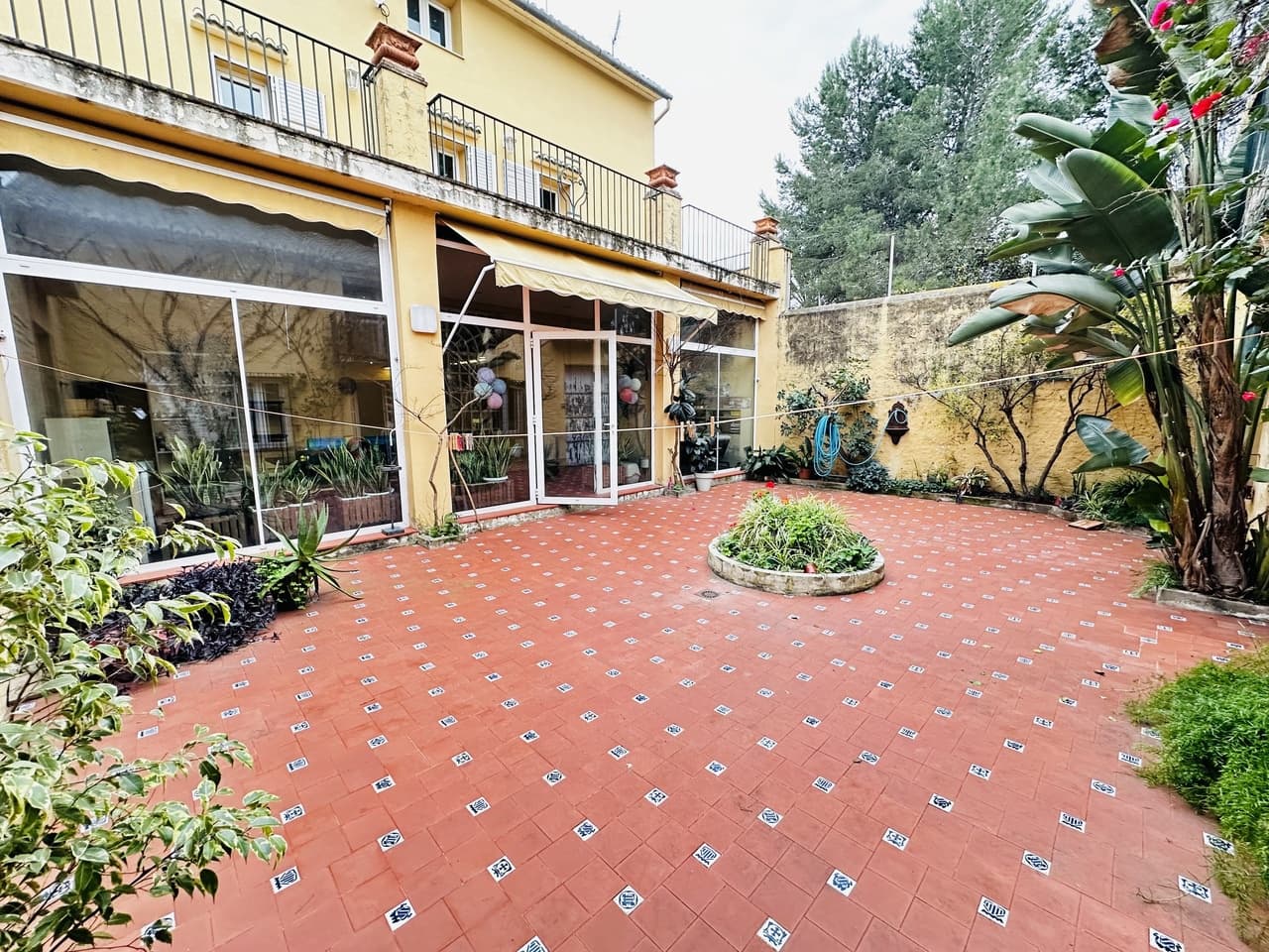 5 bedroom Villa for sale in Alzira - € 550,000 (Ref: 9538704)