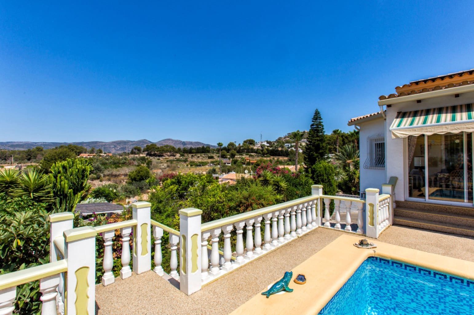 4 soveværelse Villa til salg i Calpe / Calp med swimmingpool - € 590.000 (Ref: 9538709)