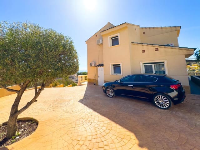 3 slaapkamer Villa te koop in El Campello met zwembad - € 595.000 (Ref: 9538764)