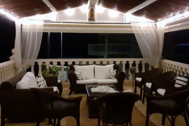Chalet de 3 habitaciones en Albir, Alfaz del Pi / L'Alfàs del Pi en venta con piscina - 795.000 € (Ref: 9538765)
