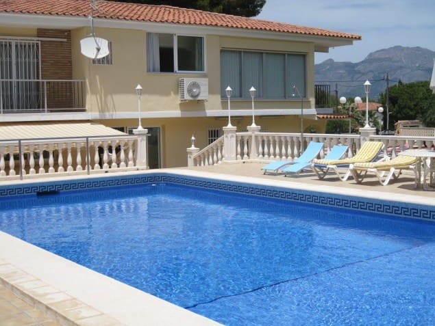 Chalet de 4 habitaciones en Albir, Alfaz del Pi / L'Alfàs del Pi en venta con piscina - 1.350.000 € (Ref: 9538784)