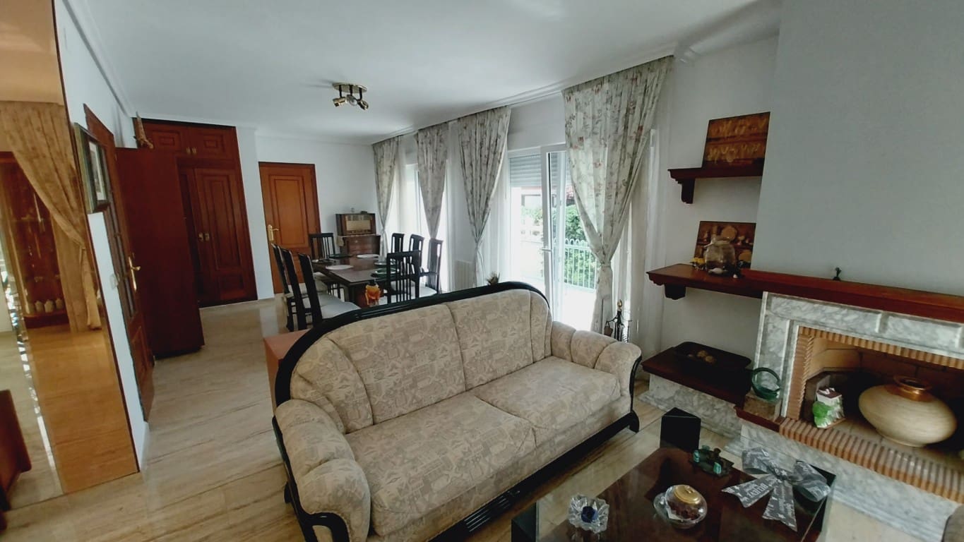 5 bedroom Villa for sale in Benidorm - € 735,000 (Ref: 9538785)