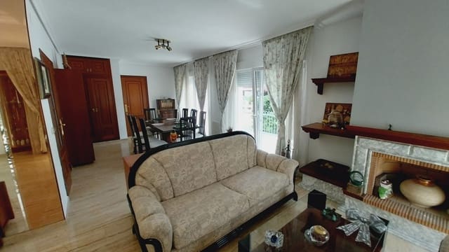 5 bedroom Villa for sale in Benidorm - € 735,000 (Ref: 9538785)