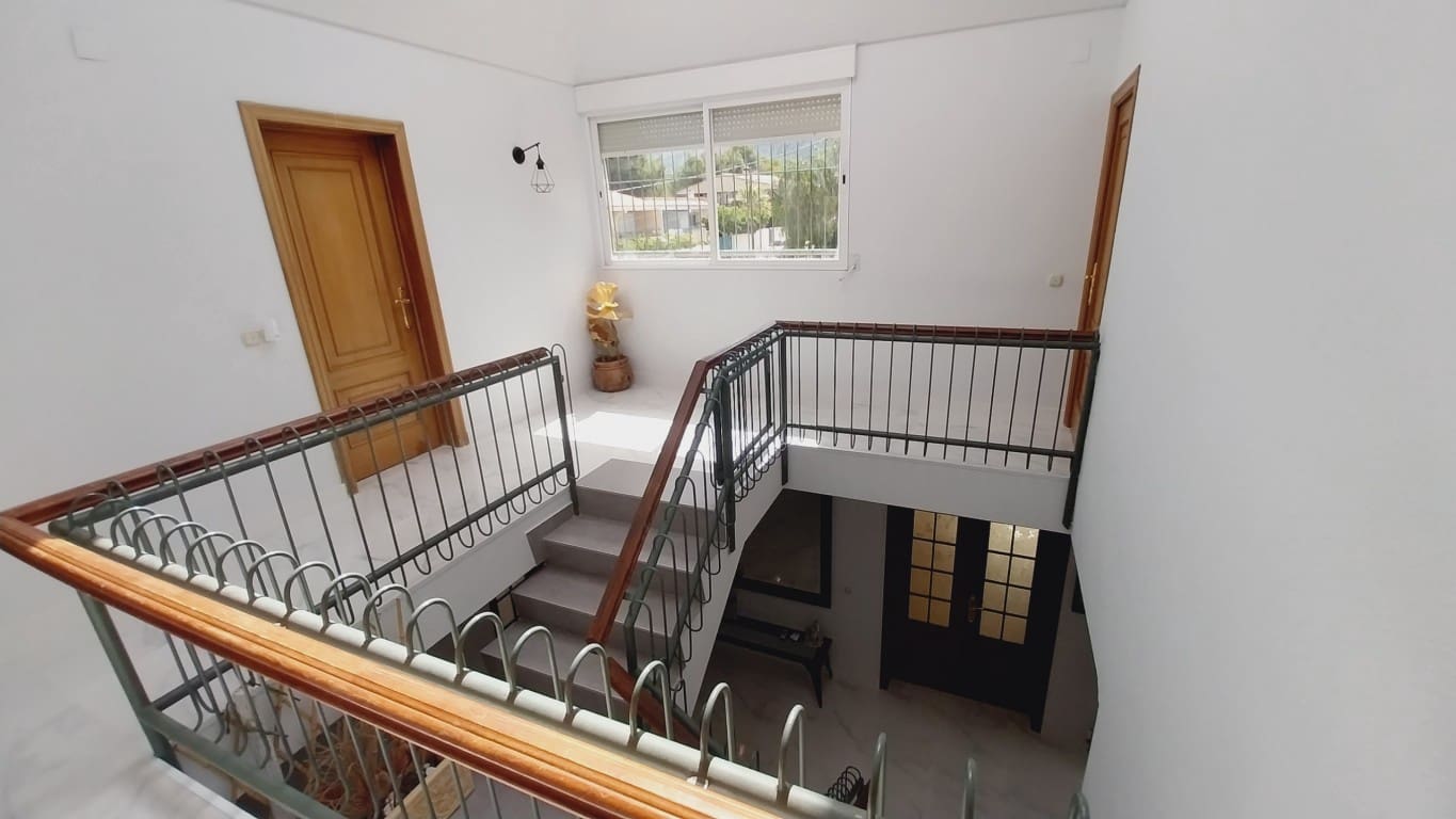 5 bedroom Villa for sale in Benidorm - € 735,000 (Ref: 9538785)